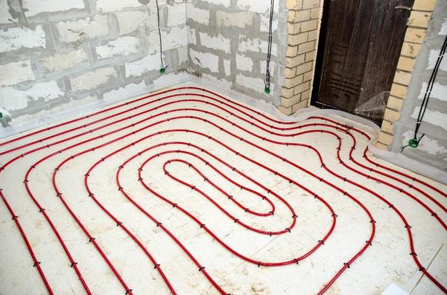 Монтаж водяного теплого пола в частном доме