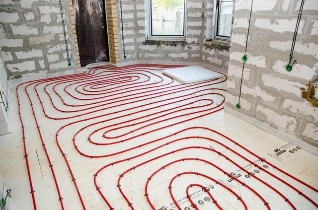 Монтаж водяного теплого пола в частном доме