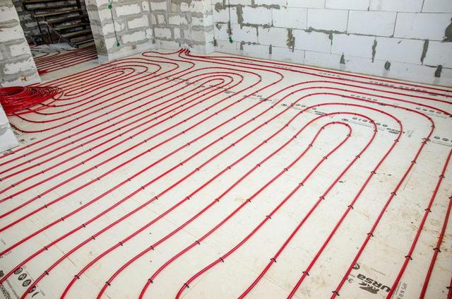 Монтаж водяного теплого пола в частном доме