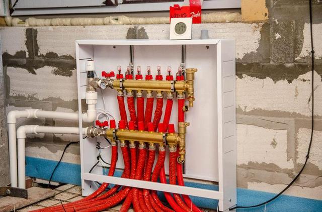 Монтаж водяного теплого пола в частном доме