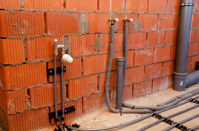 Инженерное оборудование Stout, отопление и водопровод в частном доме