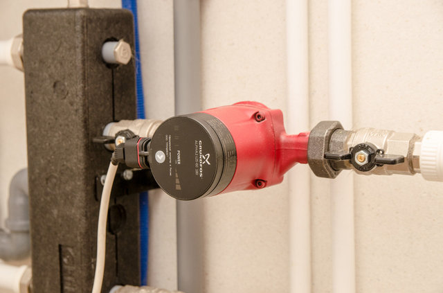 Отопление в деревянном доме, Москва (кликай, чтобы увидеть все фото)