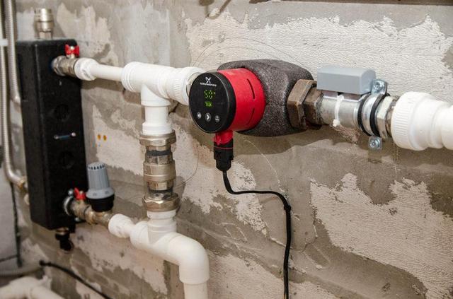Монтаж водяного теплого пола в частном доме