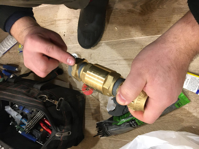 Установка скважинного насоса Grundfos SQE