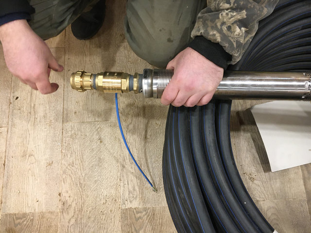 Установка скважинного насоса Grundfos SQE