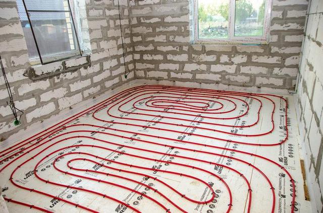 Монтаж водяного теплого пола в частном доме