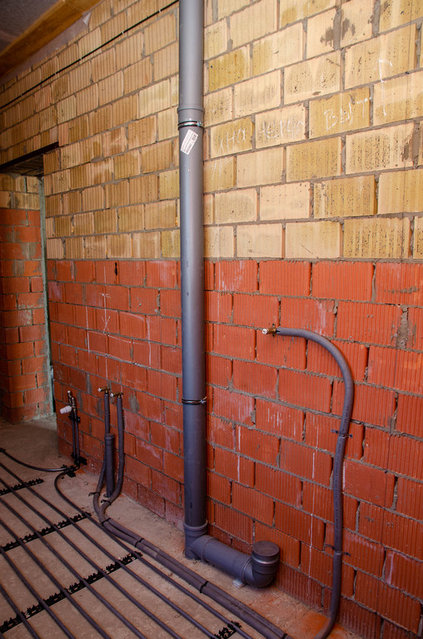 Инженерное оборудование Stout, отопление и водопровод в частном доме